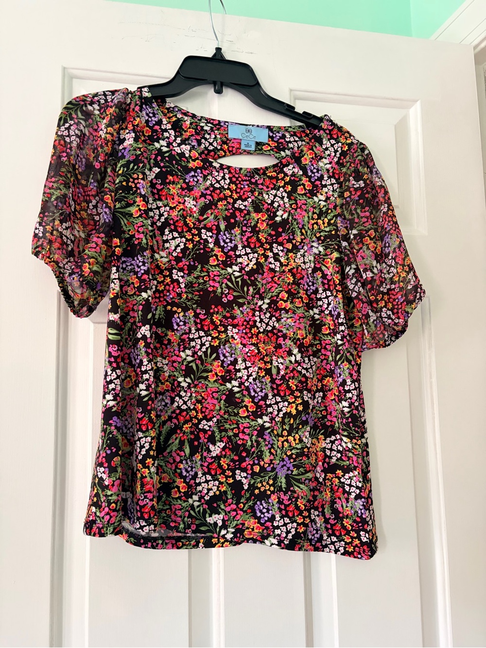 CeCe Floral Keyhole Short Sleeve Blouse - Multicolor